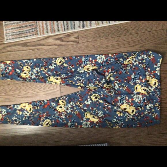 LuLaRoe Leggings Slate blue with Flowers Tall &Curvy - Picture 5 of 6
